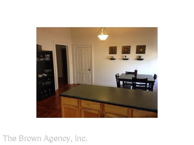 Building Photo - 3 br, 2 bath House - 707 Ave. D