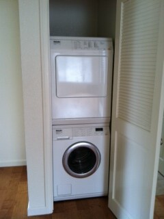 Building Photo - 120 Sunset Dr