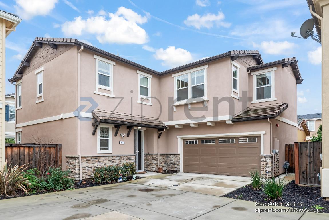Foto principal - 334 Pacifica Dr