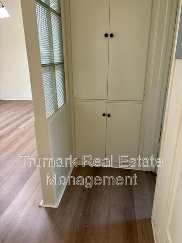 Foto del edificio - 1037 E Glenoaks Blvd