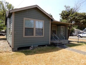 Building Photo - 7102 Longview St