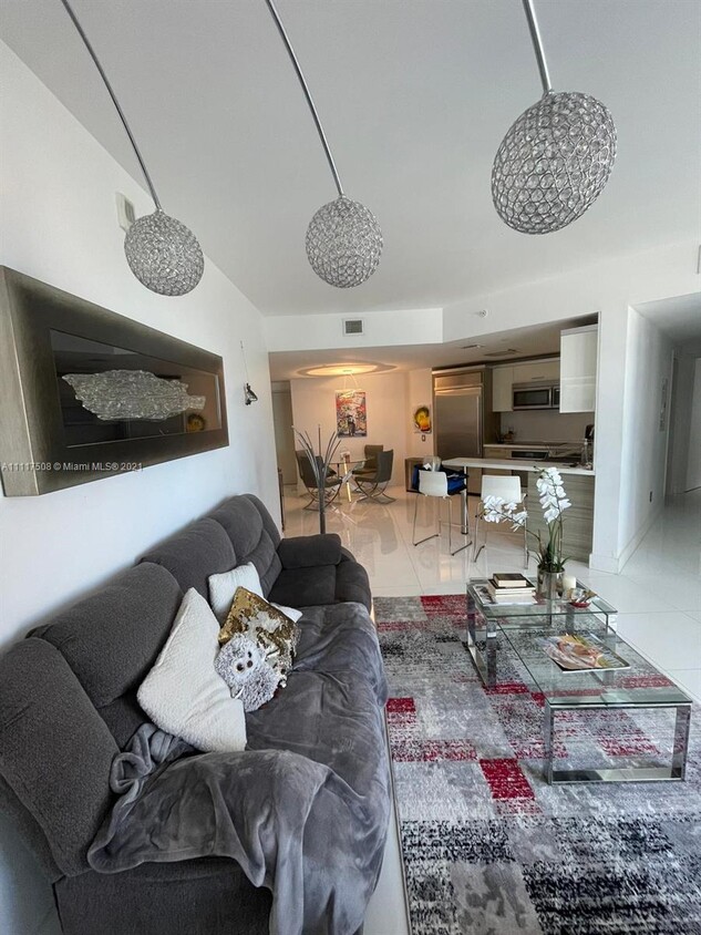 Foto principal - 1300 Brickell Bay Dr