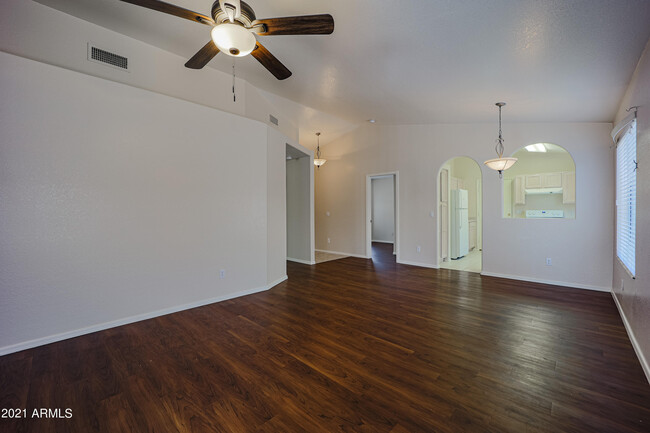 Foto del edificio - 4807 W Ponderosa Ln