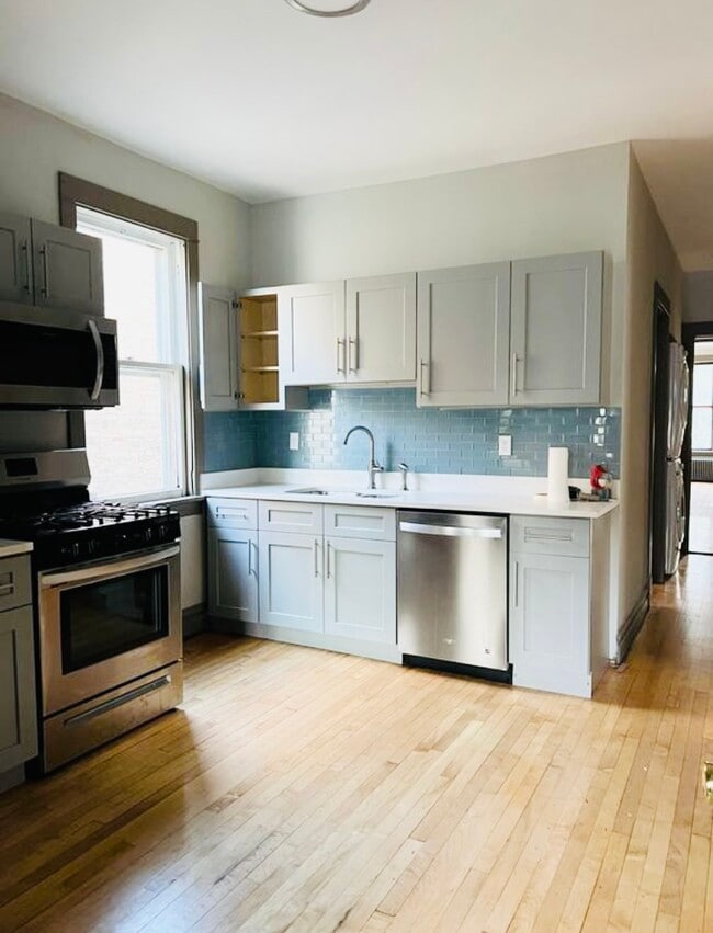 Building Photo - 2042 W Hutchinson St