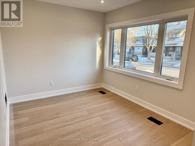 Photo du bâtiment - 246 Marlborough St