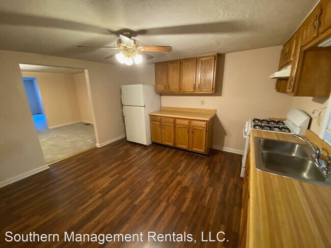 Building Photo - 2 br, 1 bath House - 31 N Main St  apt #2