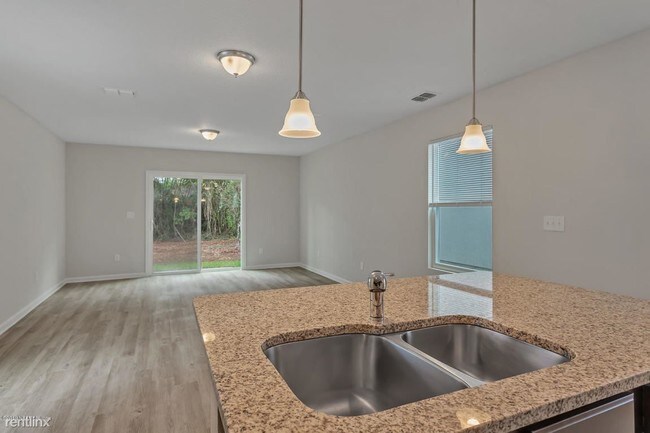 Building Photo - 3 br, 2.5 bath House - 8834 Berry Ave