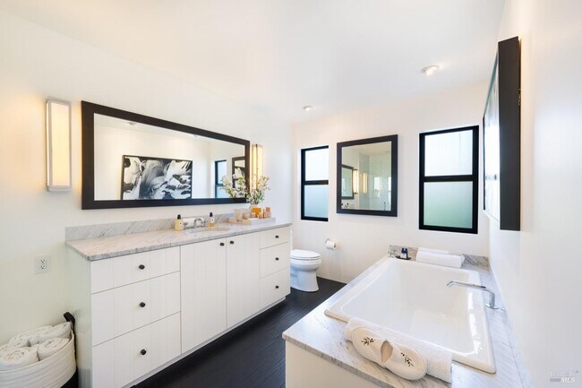 Foto del edificio - 1811 Hillview Pl