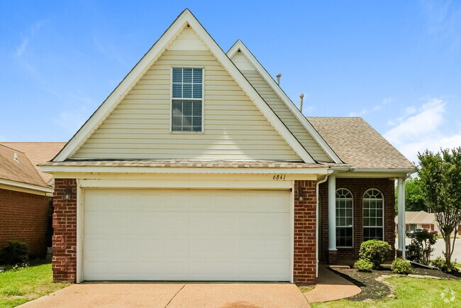 Building Photo - 6841 Charlotte Dr