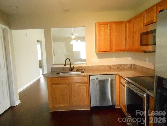 Foto del edificio - 5325 Harris Cove Dr