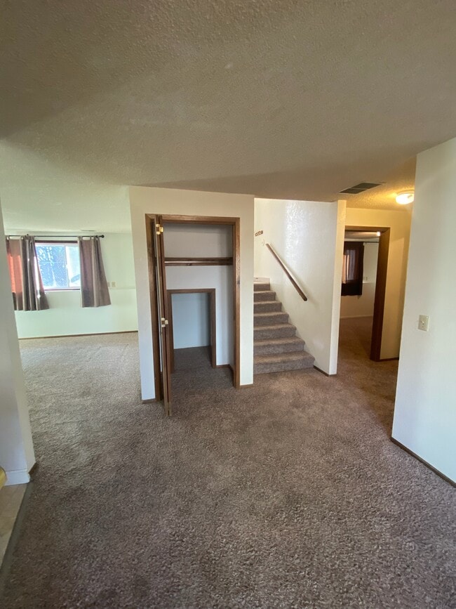 Building Photo - 337 Aristocrat Dr