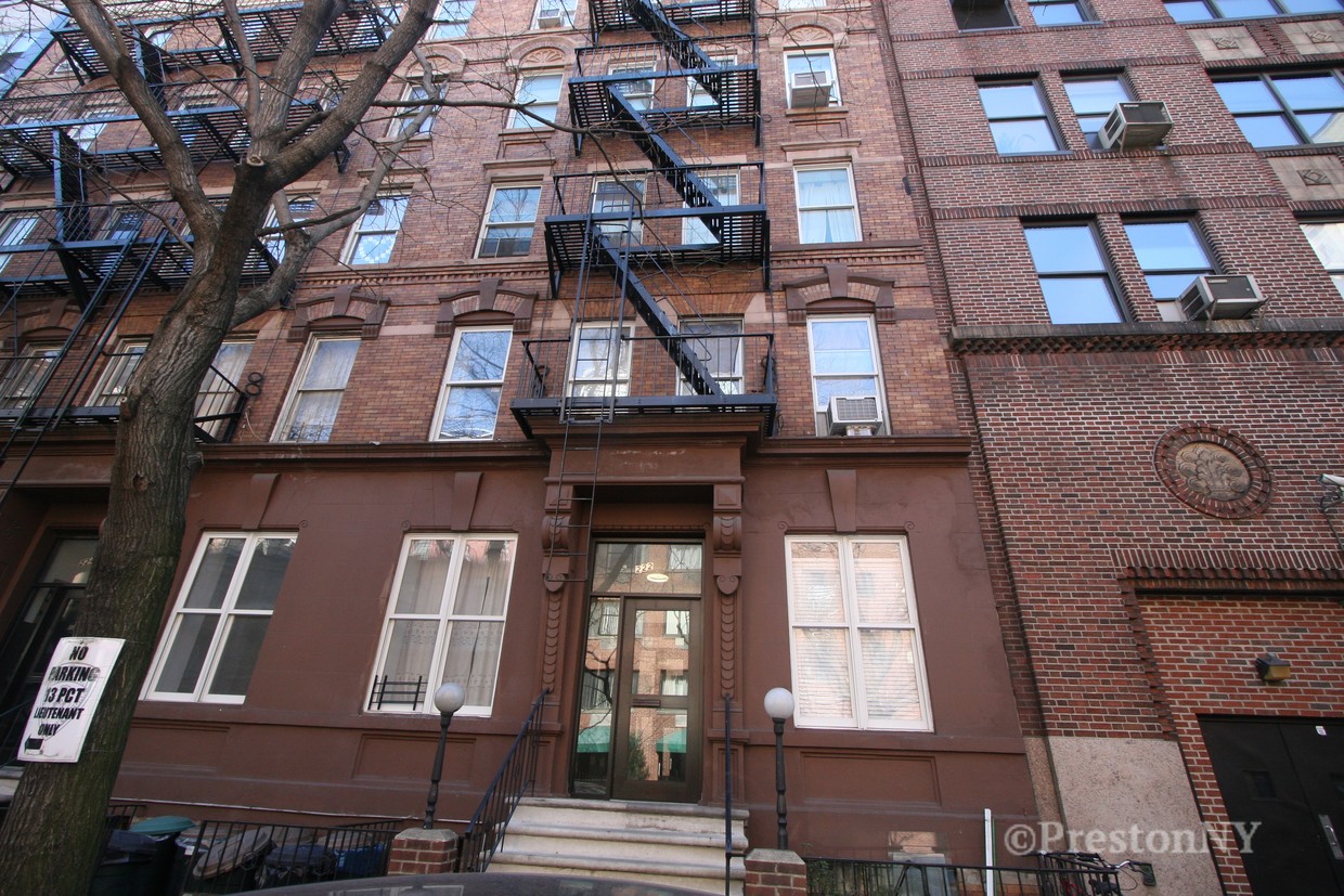 Primary Photo - 222 E 21st St