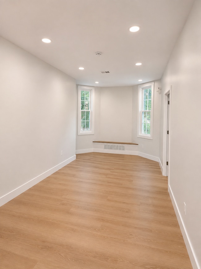 Building Photo - 3411 Baring St