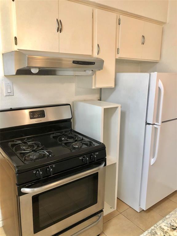 Building Photo - 6000 Westridge Ln