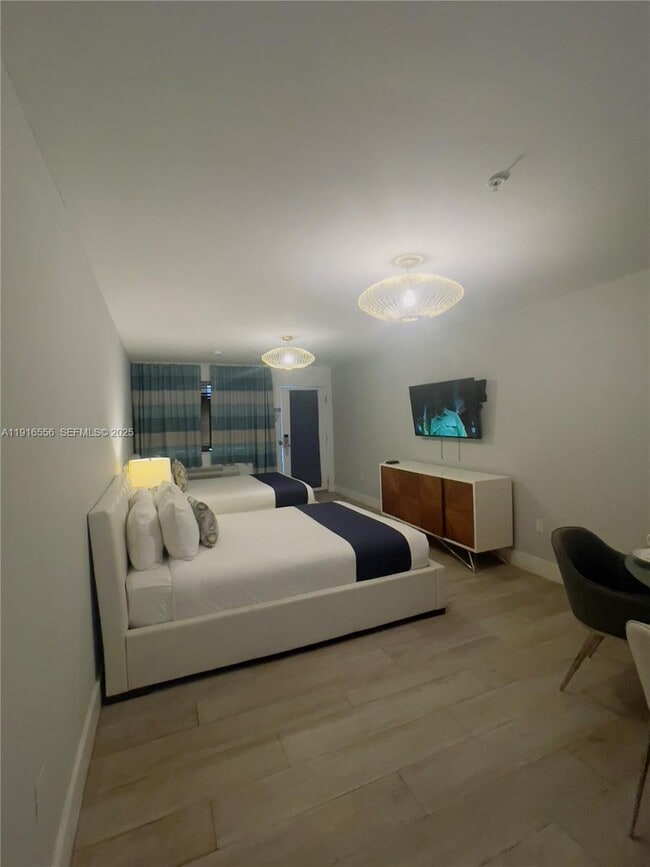 Foto del edificio - 6755 Harding Ave