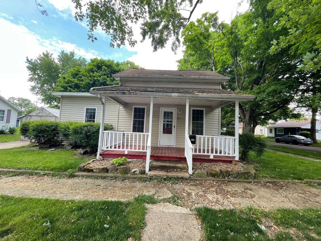 Primary Photo - 3 Bedroom House