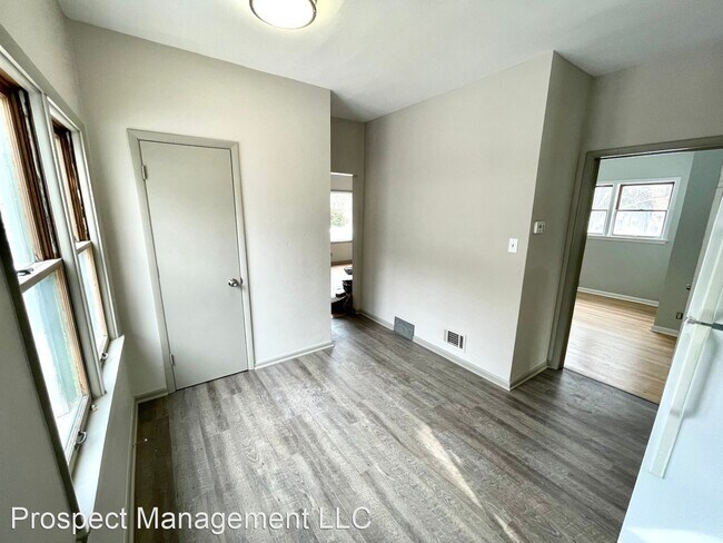 Building Photo - 2 br, 1 bath House - 6811 W. Lloyd Street