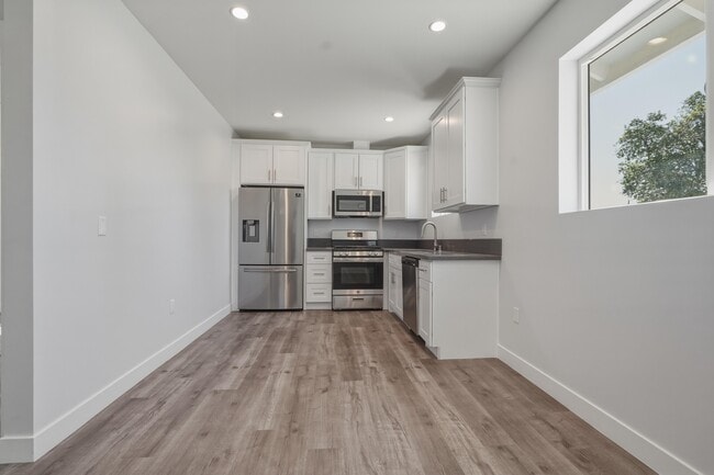 Building Photo - 19833 Blythe St