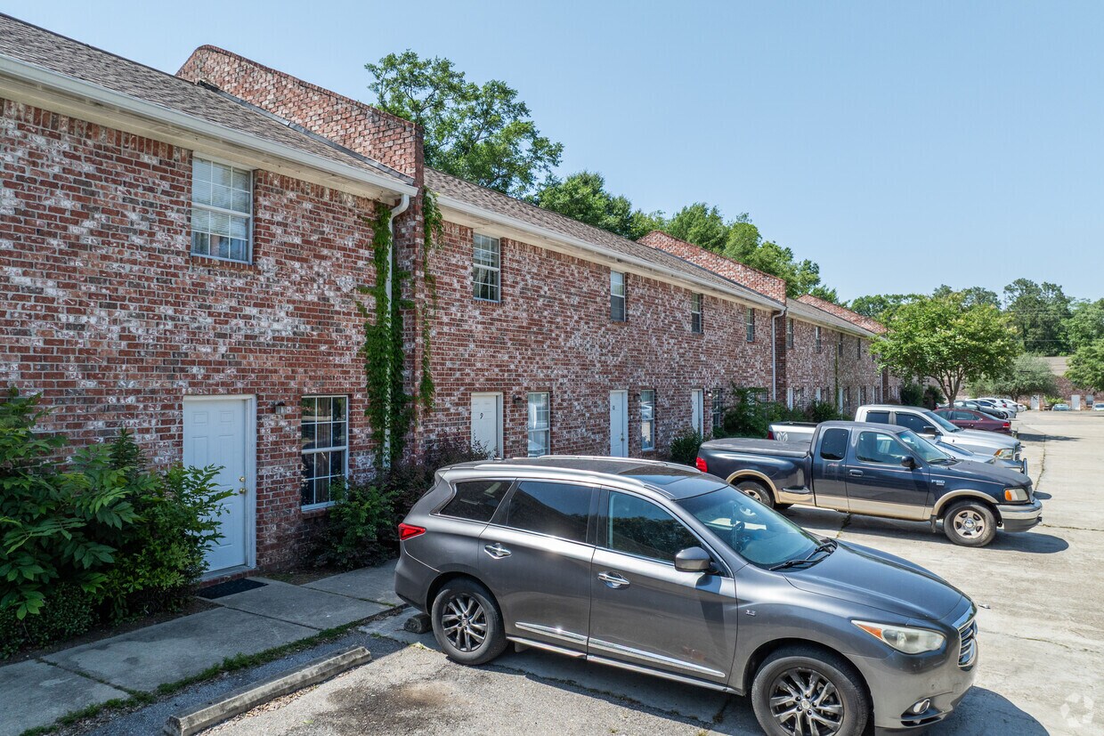 Building Photo - Golden Eagle Townhouses
