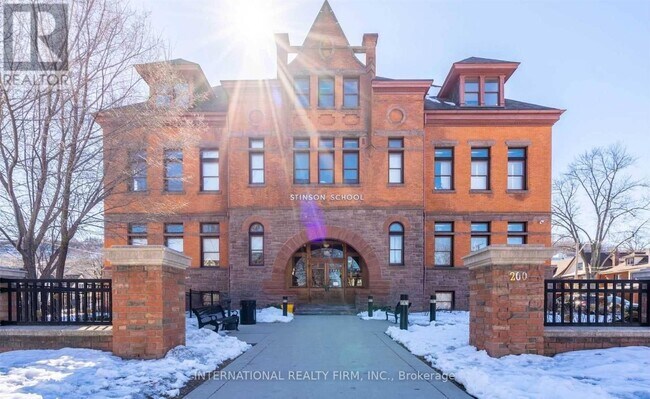 Photo du bâtiment - 200 Stinson St