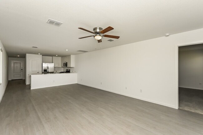 Building Photo - 10516 Desert Hawk Cir