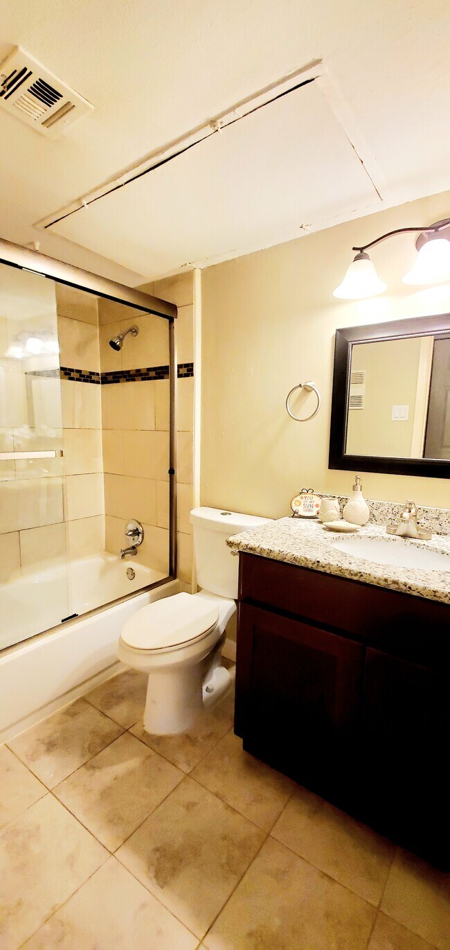 2nd bathroom - 8527 Hearth Dr