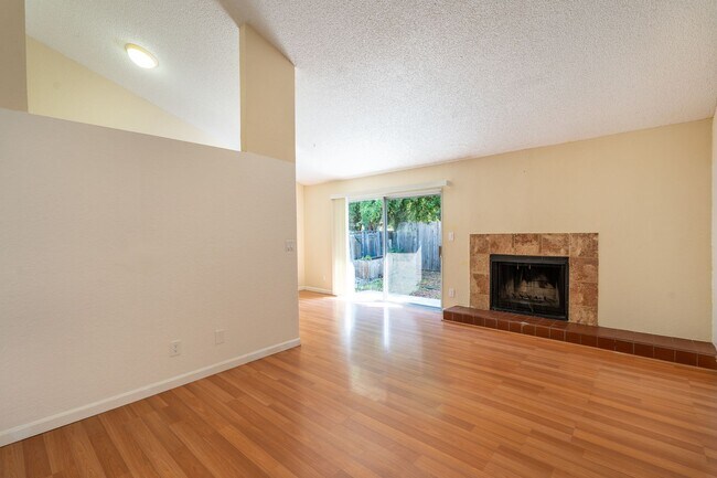 Building Photo - San Ramon Dr 16620