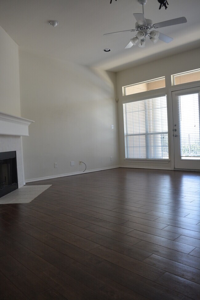 Building Photo - 2918 Ranch Rd 620