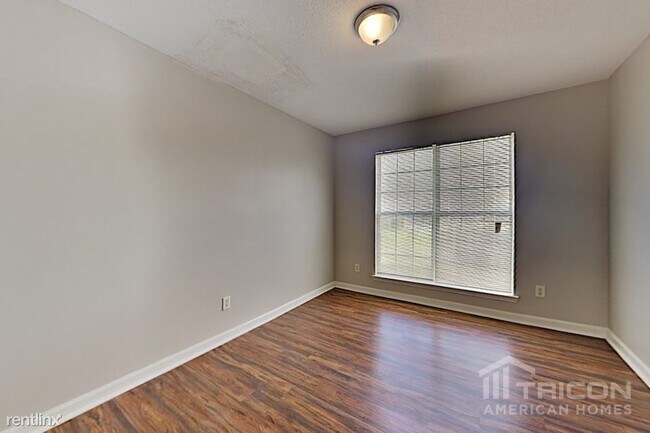 Building Photo - 105 River View Ct