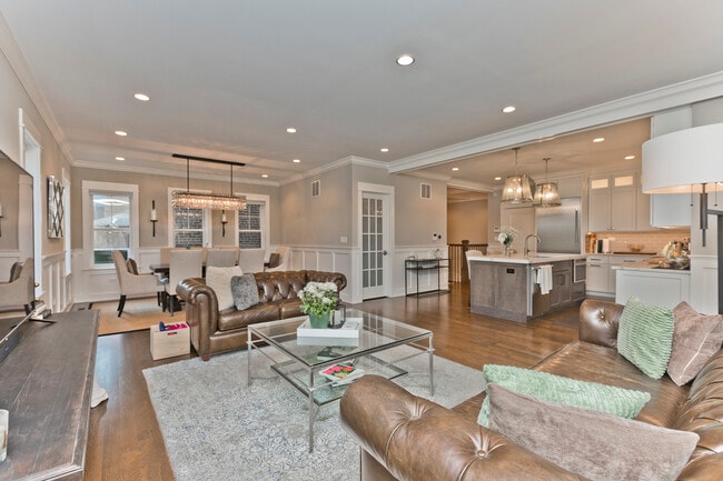 Foto del edificio - 4753 N Hamilton Ave