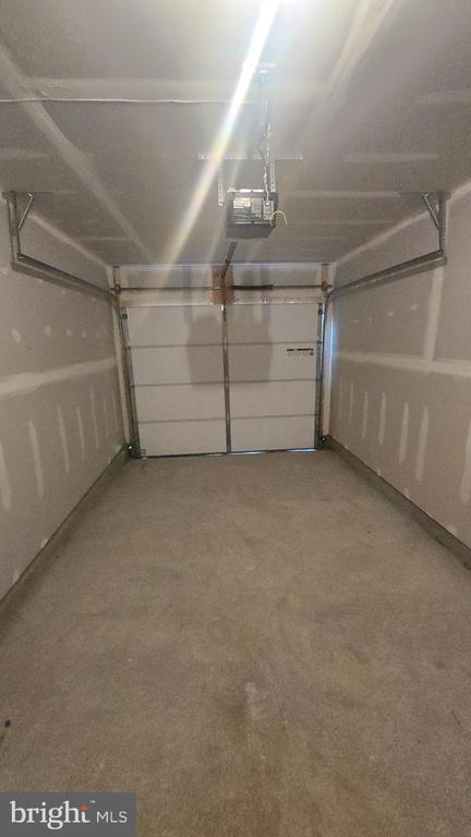 Foto del edificio - 66 Trotting Rd