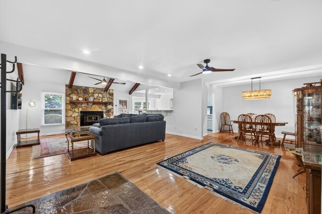 Foto del edificio - 1353 Secessionville Rd