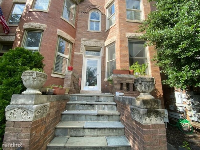 Building Photo - 3 br, 2 bath Condo - 1759 T ST NW E Unit E