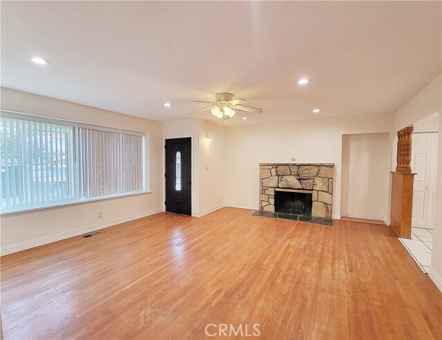 Building Photo - 2055 S Vallecito Dr