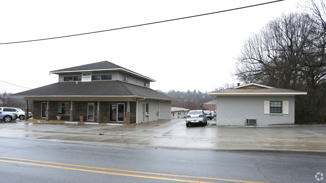 Building Photo - 730 N Leverett Ave