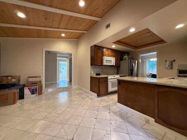 Foto del edificio - Spacious South San Jose Home with 3 Bedroo...