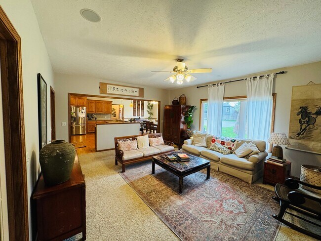 Building Photo - 5535 N 153rd St