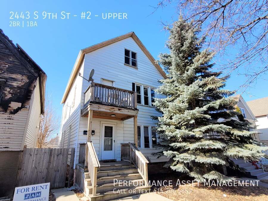 Primary Photo - Charming South Side 2BD Upper Unit!