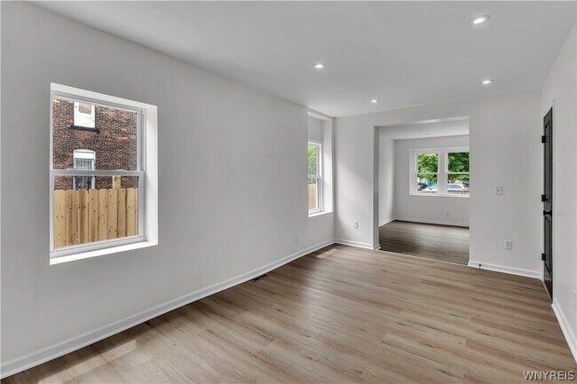 Foto del edificio - 545 Niagara St