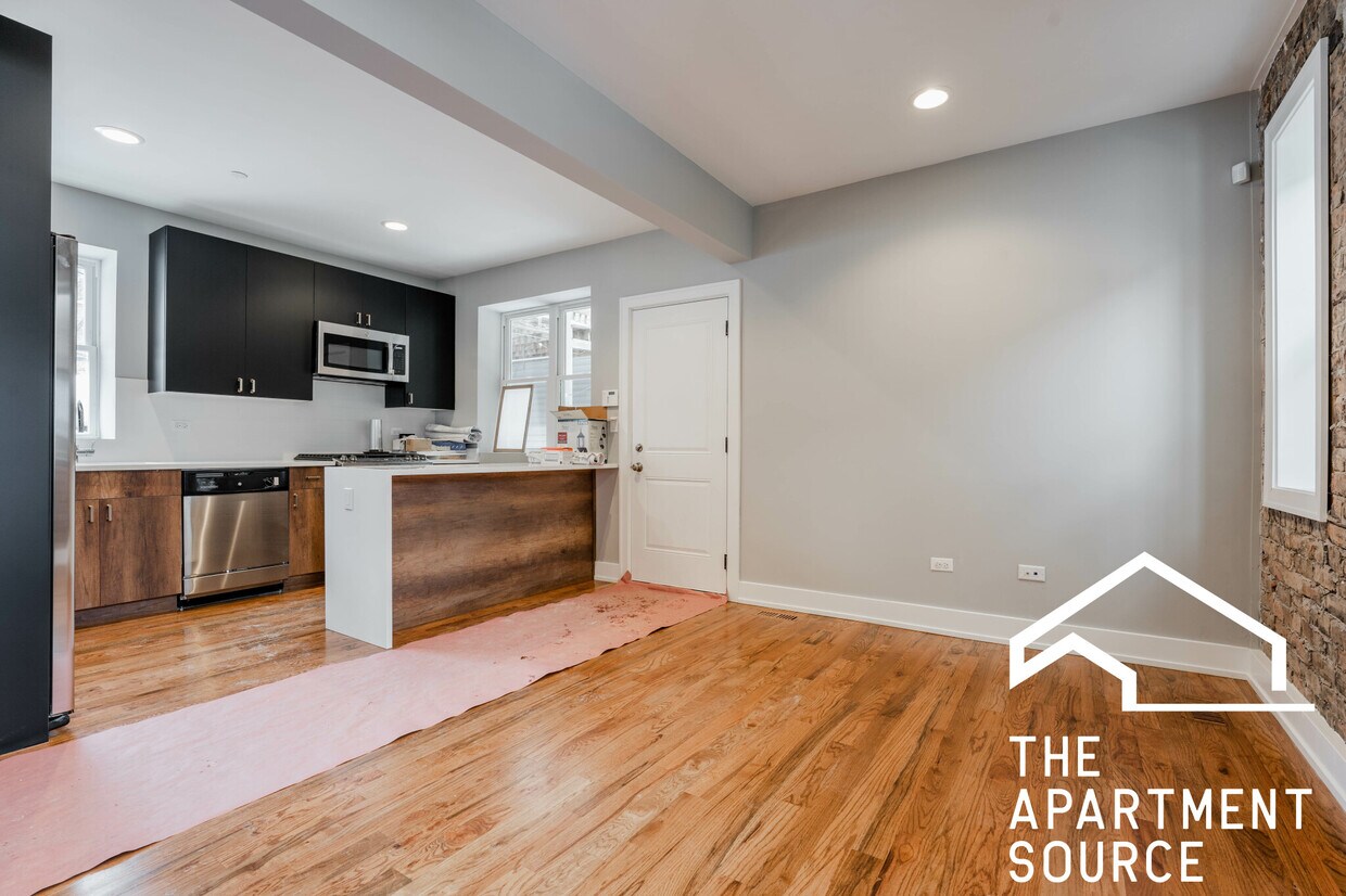 Foto principal - 1836 W Augusta Blvd