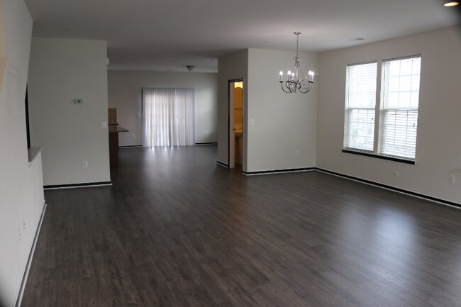 Building Photo - 14782 Mason Creek Cir