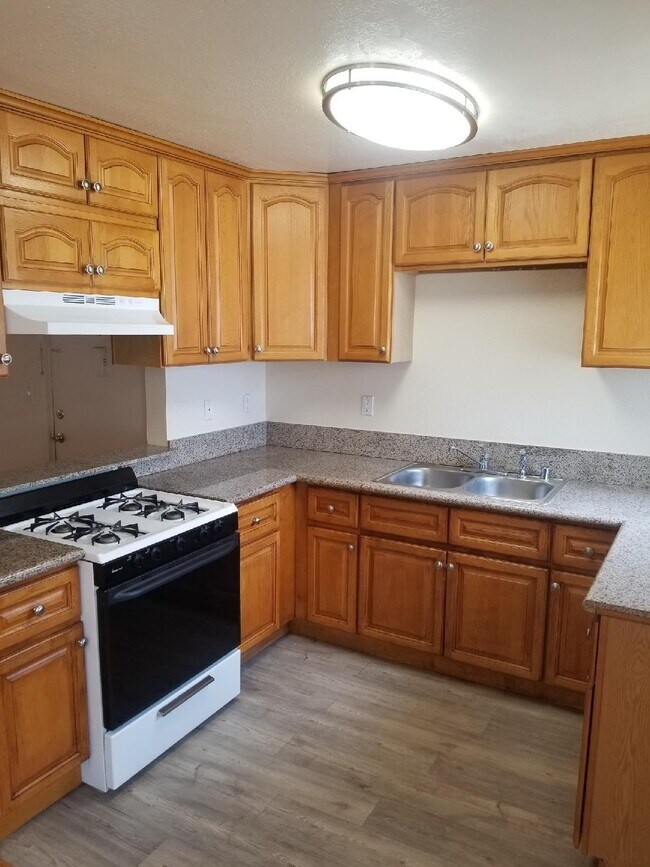 Foto del edificio - 1147 Elm Ave
