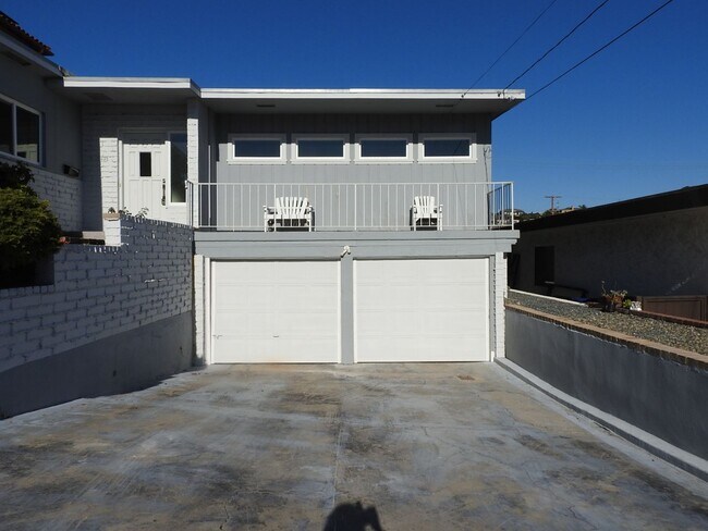 Foto del edificio - WOW views from this classic 3 bed 2 bath home