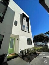 Building Photo - 1332 W Gray St