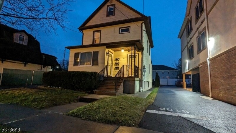 Primary Photo - 107 Madison Ave