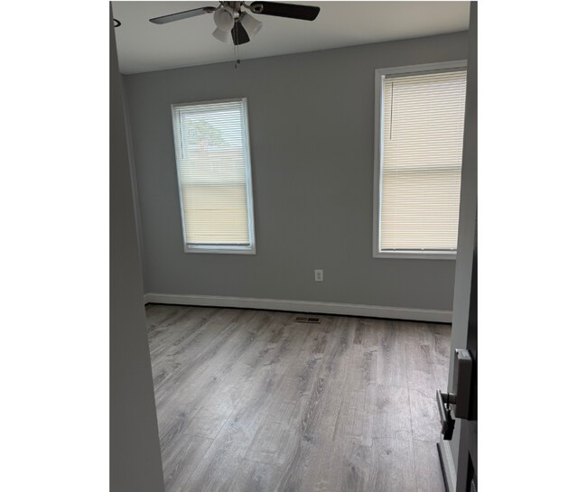 Building Photo - 1106 N Lakewood-BA AVAILABLE $750 W/BATH BA