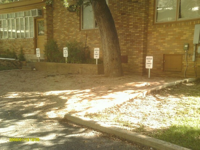 Foto del edificio - 2516 Enfield Rd