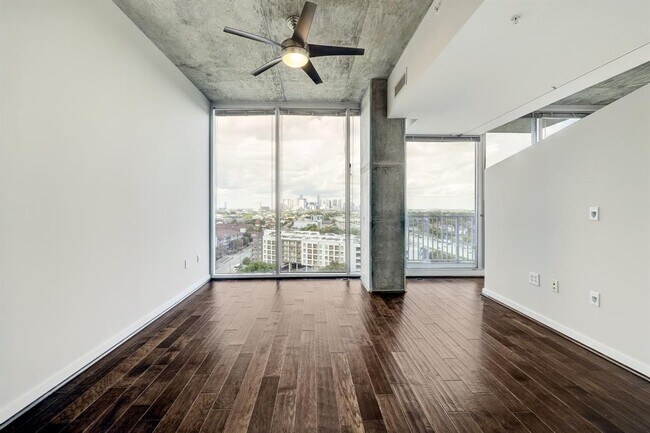 Foto del edificio - 5925 Almeda Rd