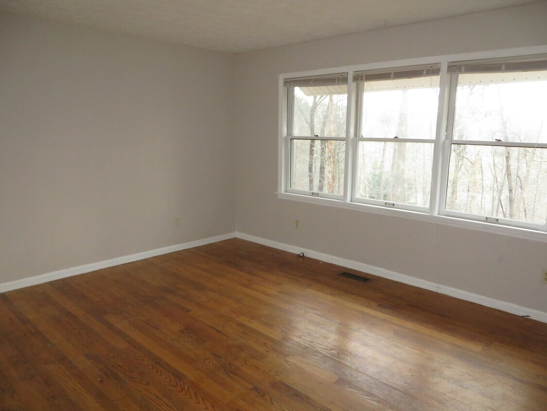 5125 Whispering Pines Dr, Gainesville, GA 30504 Townhome Rentals in