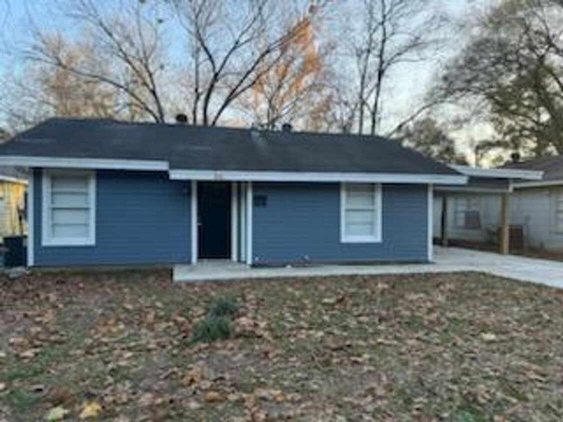 Foto principal - 2 bed 1 bath home in West Monroe